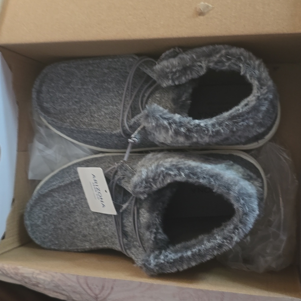 Arizona Jean Company Gray Slip Ons